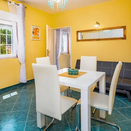 Cozy In Labin With Wifi Apartment